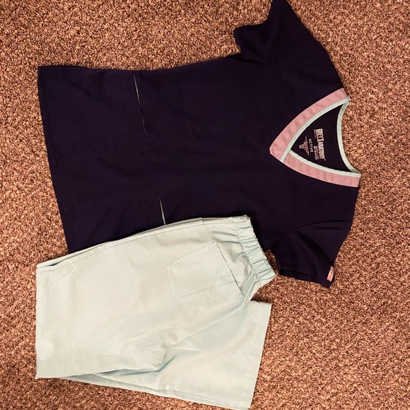 Grey’s anatomy scrub set - Picture 2 of 5